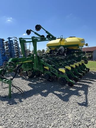 Image of John Deere 1795 Primary image