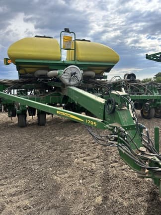 Image of John Deere 1795 equipment image 1