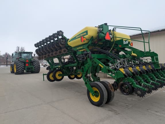 Image of John Deere 1795 equipment image 4