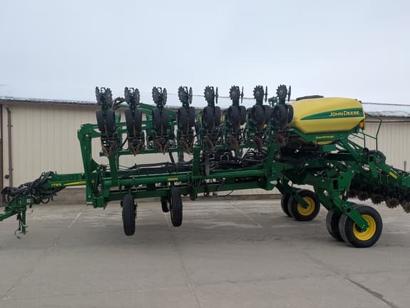 Image of John Deere 1795 equipment image 1