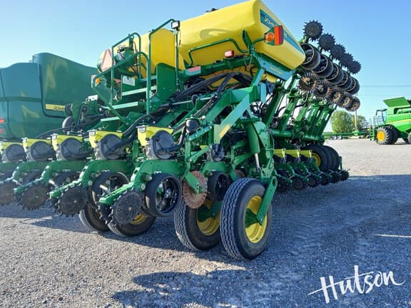 Image of John Deere 1795 equipment image 3