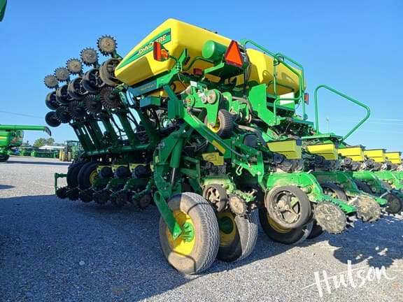 Image of John Deere 1795 equipment image 2