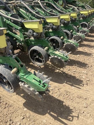 Image of John Deere 1795 equipment image 2