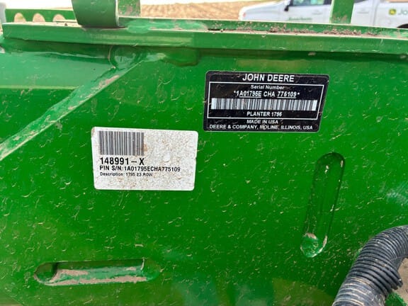 2017 John Deere 1795 Equipment Image0