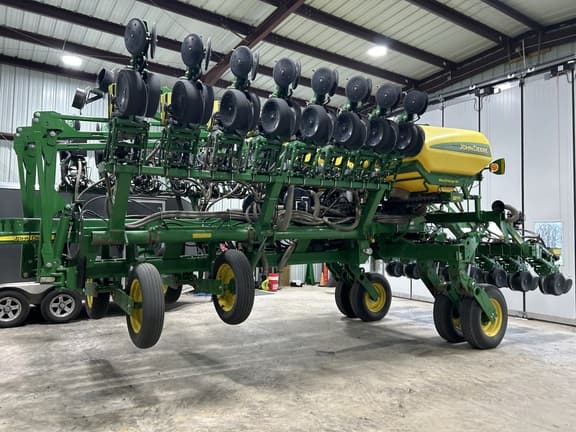 Image of John Deere 1795 Primary image