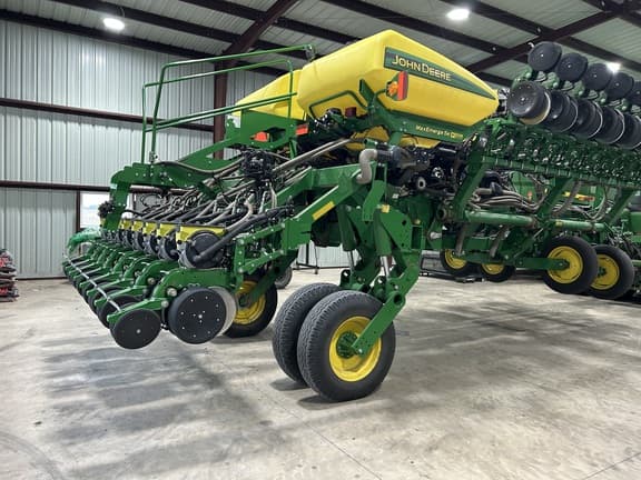 Image of John Deere 1795 equipment image 4
