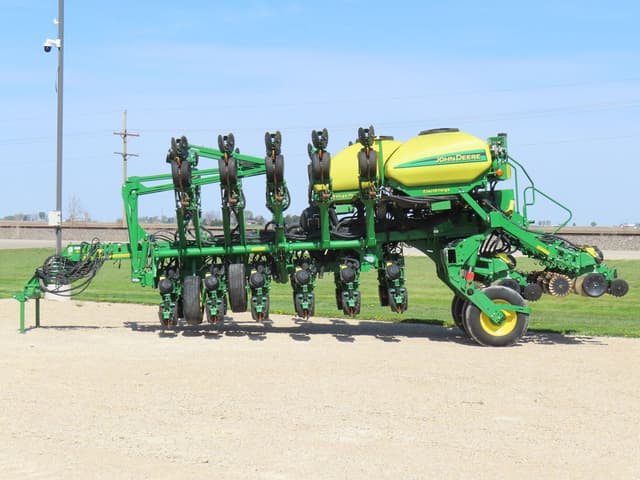 Image of John Deere 1795 equipment image 2