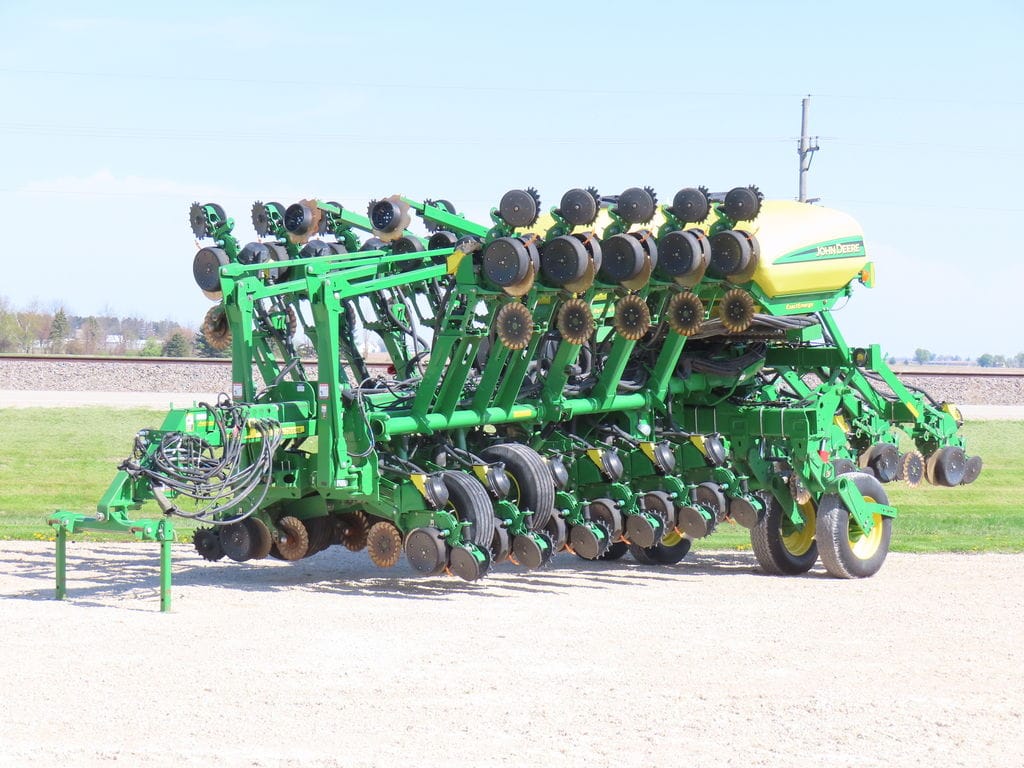 2017 John Deere 1795 Equipment Image0