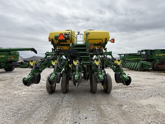 Image of John Deere 1795 equipment image 3