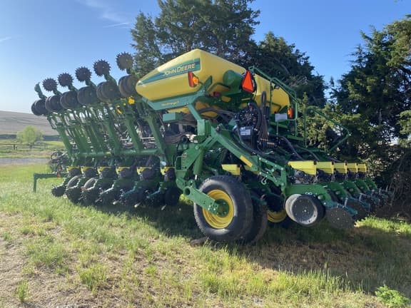 Image of John Deere 1795 equipment image 3
