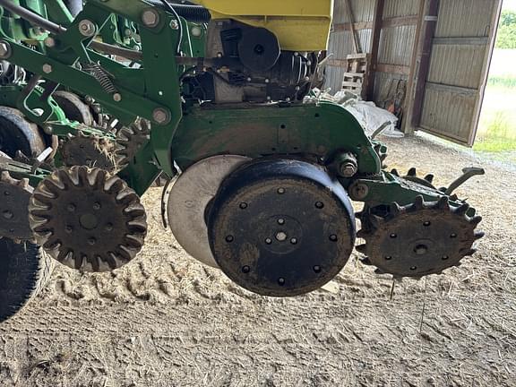 Image of John Deere 1795 equipment image 2