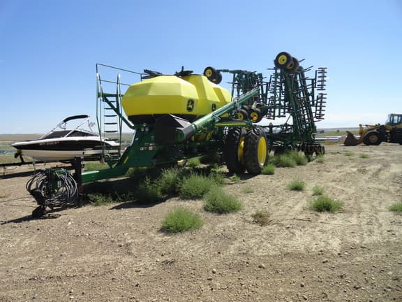 Image of John Deere 1830 equipment image 1