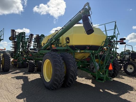 Image of John Deere 1830 equipment image 3