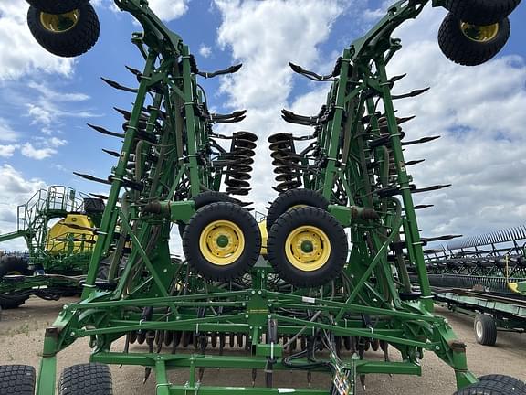 Image of John Deere 1830 equipment image 2