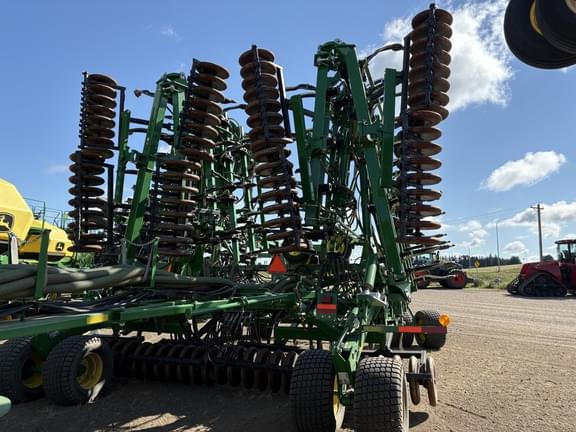 Image of John Deere 1830 equipment image 4