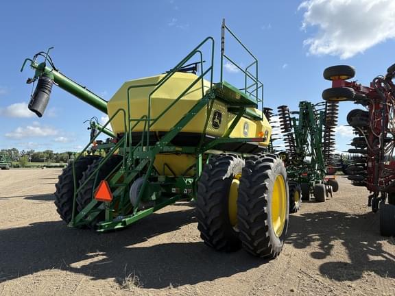 Image of John Deere 1830 equipment image 2