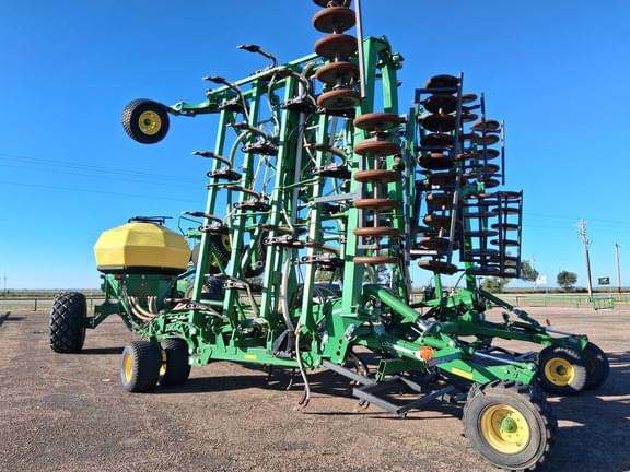 Image of John Deere 1830 equipment image 2