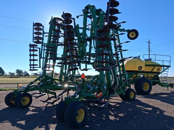 Image of John Deere 1830 equipment image 4