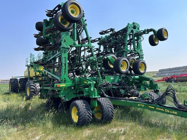 Image of John Deere 1870 equipment image 1