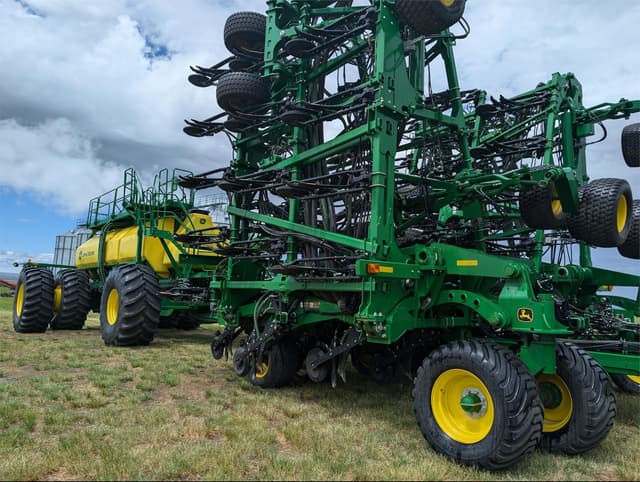 Image of John Deere 1870 equipment image 4