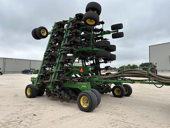 Image of John Deere 1890 equipment image 2