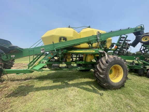 2017 John Deere 1890 Equipment Image0