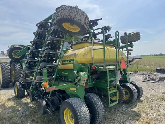 Image of John Deere 1990 equipment image 3