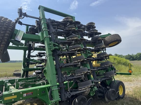 Image of John Deere 1990 equipment image 1