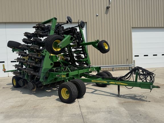 Image of John Deere 1990 Primary image