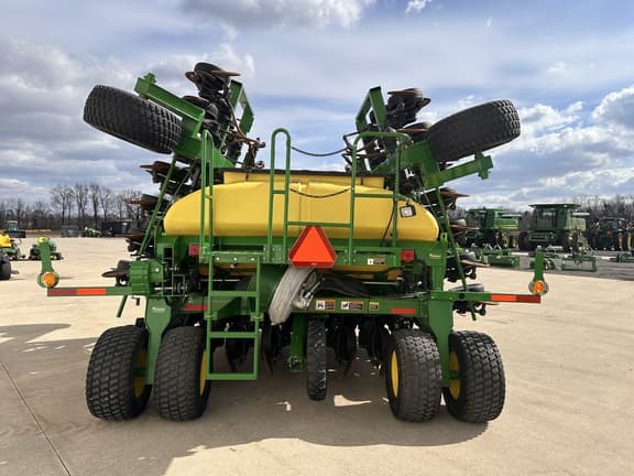 Image of John Deere 1990 equipment image 3