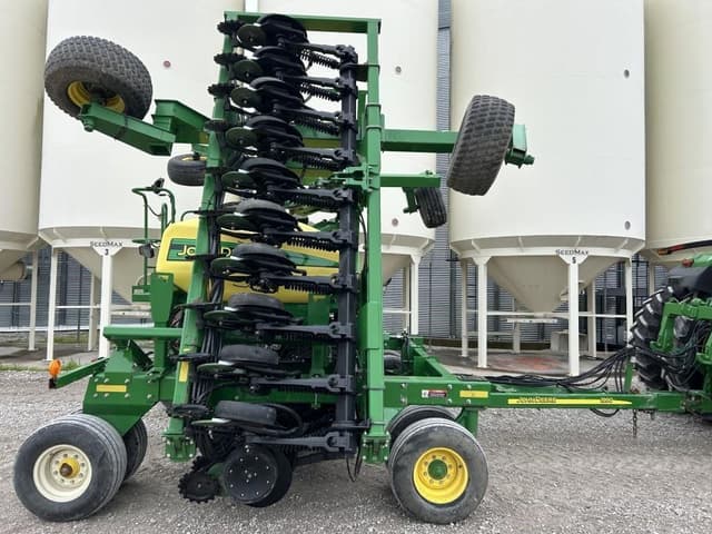 Image of John Deere 1990 equipment image 3