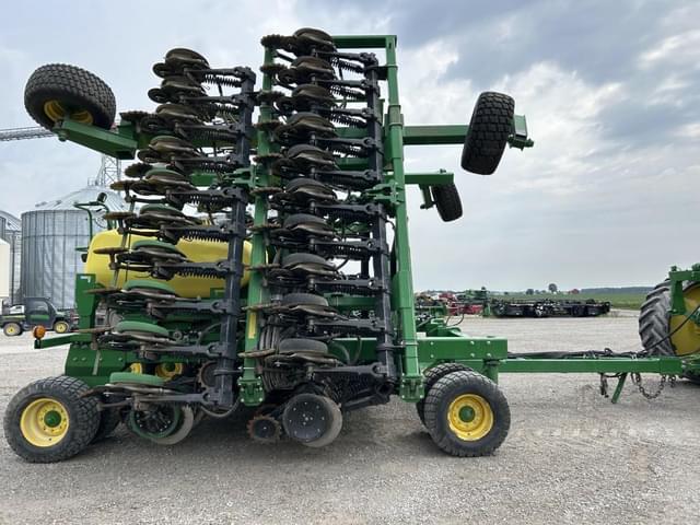 Image of John Deere 1990 equipment image 3