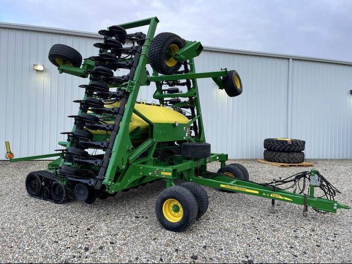 Image of John Deere 1990 Primary image