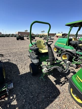 Image of John Deere 2500B equipment image 3