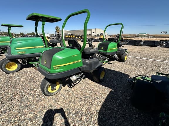 Image of John Deere 2500B equipment image 4