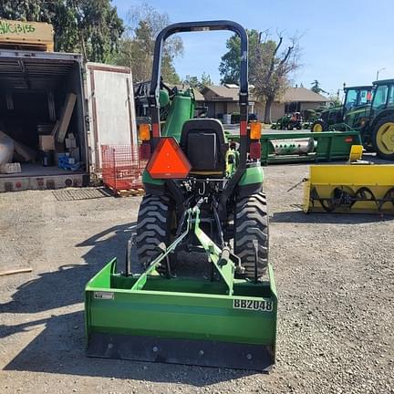 Image of John Deere 2025R equipment image 1