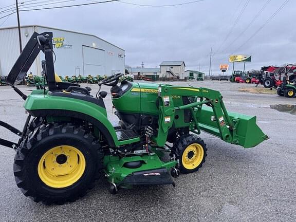 Image of John Deere 2032R equipment image 2