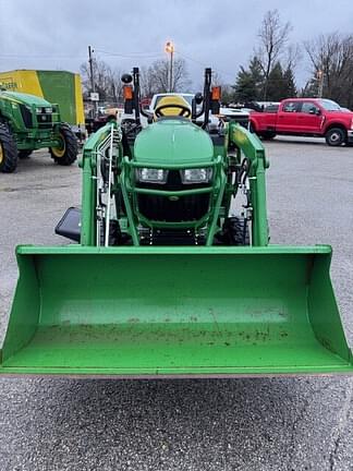 Image of John Deere 2032R equipment image 1