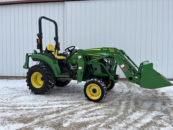 Image of John Deere 2032R Primary image