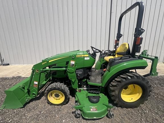 Image of John Deere 2032R equipment image 1