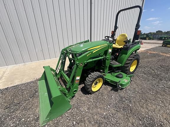 Image of John Deere 2032R equipment image 2