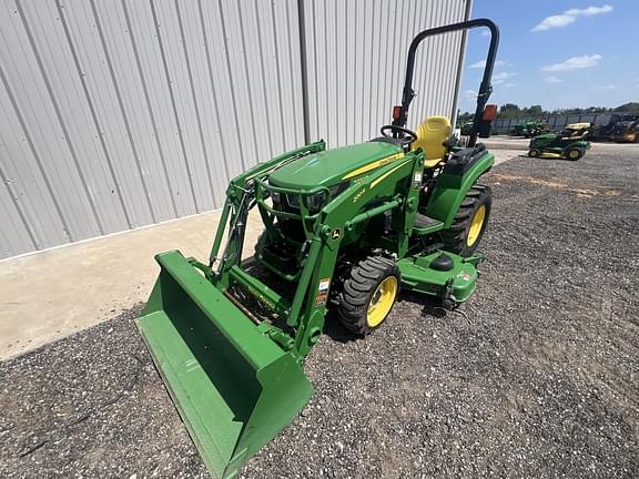 Image of John Deere 2032R equipment image 3