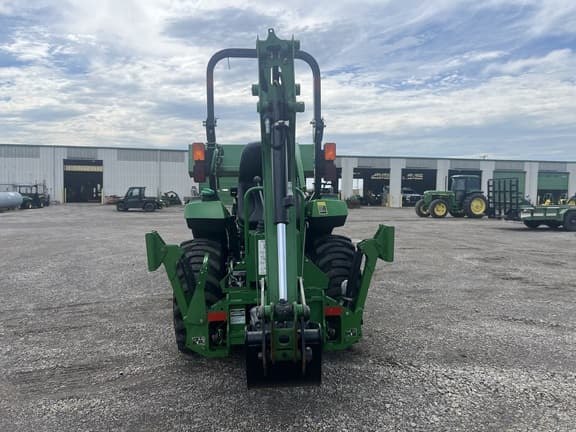 Image of John Deere 2032R equipment image 3