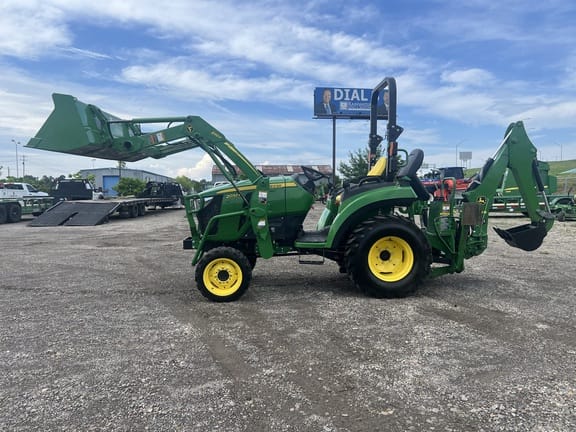 2017 John Deere 2032R Equipment Image0
