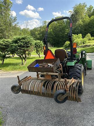 Image of John Deere 2032R equipment image 4