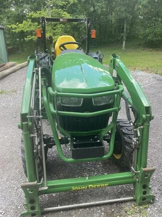 Image of John Deere 2032R equipment image 1