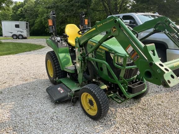 Image of John Deere 2032R Primary image