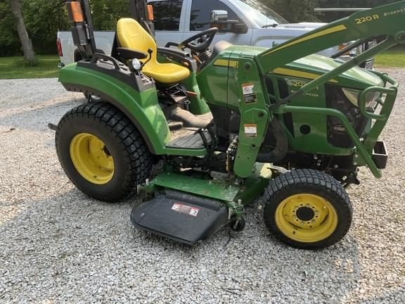 Image of John Deere 2032R equipment image 2