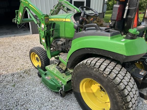 Image of John Deere 2032R equipment image 4