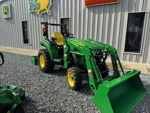 Main image John Deere 2032R